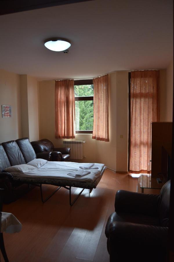 Aparthotel Persey Flora Borowez