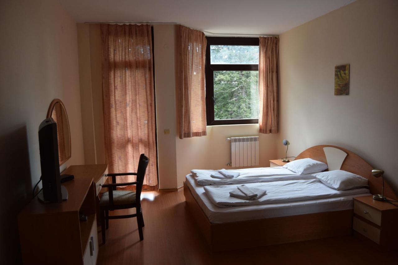 Persey Flora Aparthotel Borowez