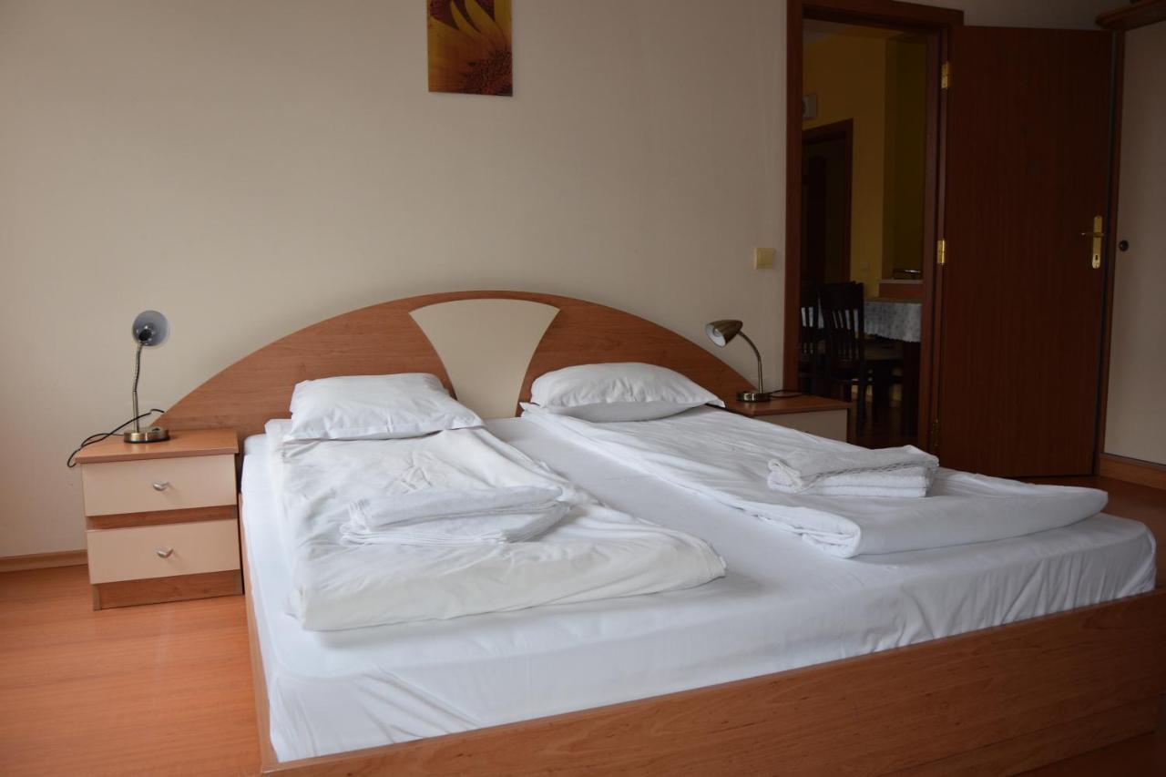 Aparthotel Persey Flora 4*